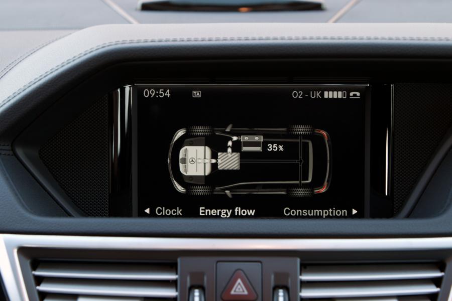  Mercedes-Benz E300 Hybrid Saloon 2012 года  (фото 12 из 58)